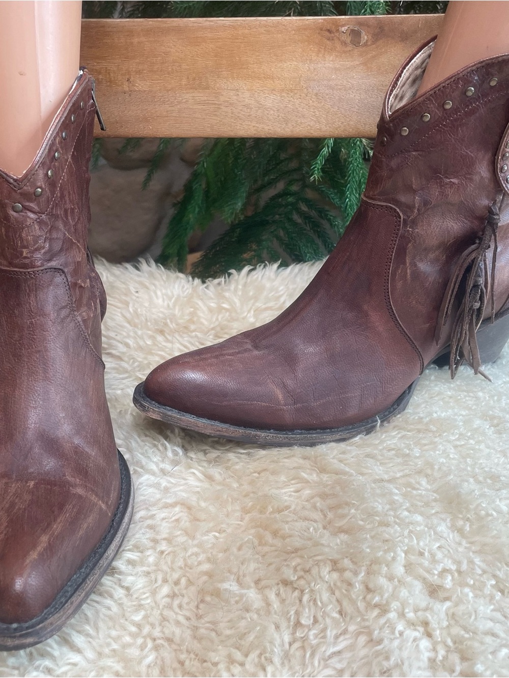 IDLLWIND*Fueled by Miranda Lambert* Brown Leather fringe studs Ankle boots 8.5 - Picture 3 of 8